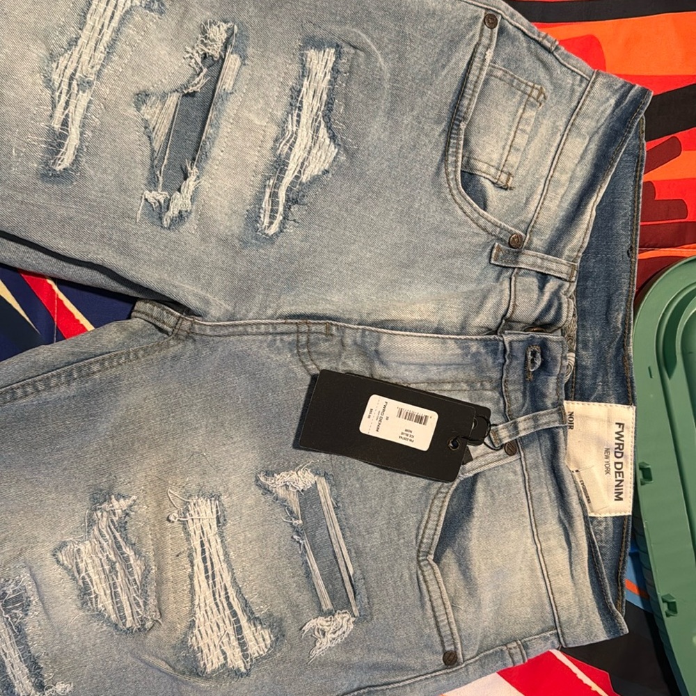 Distressed men shorts